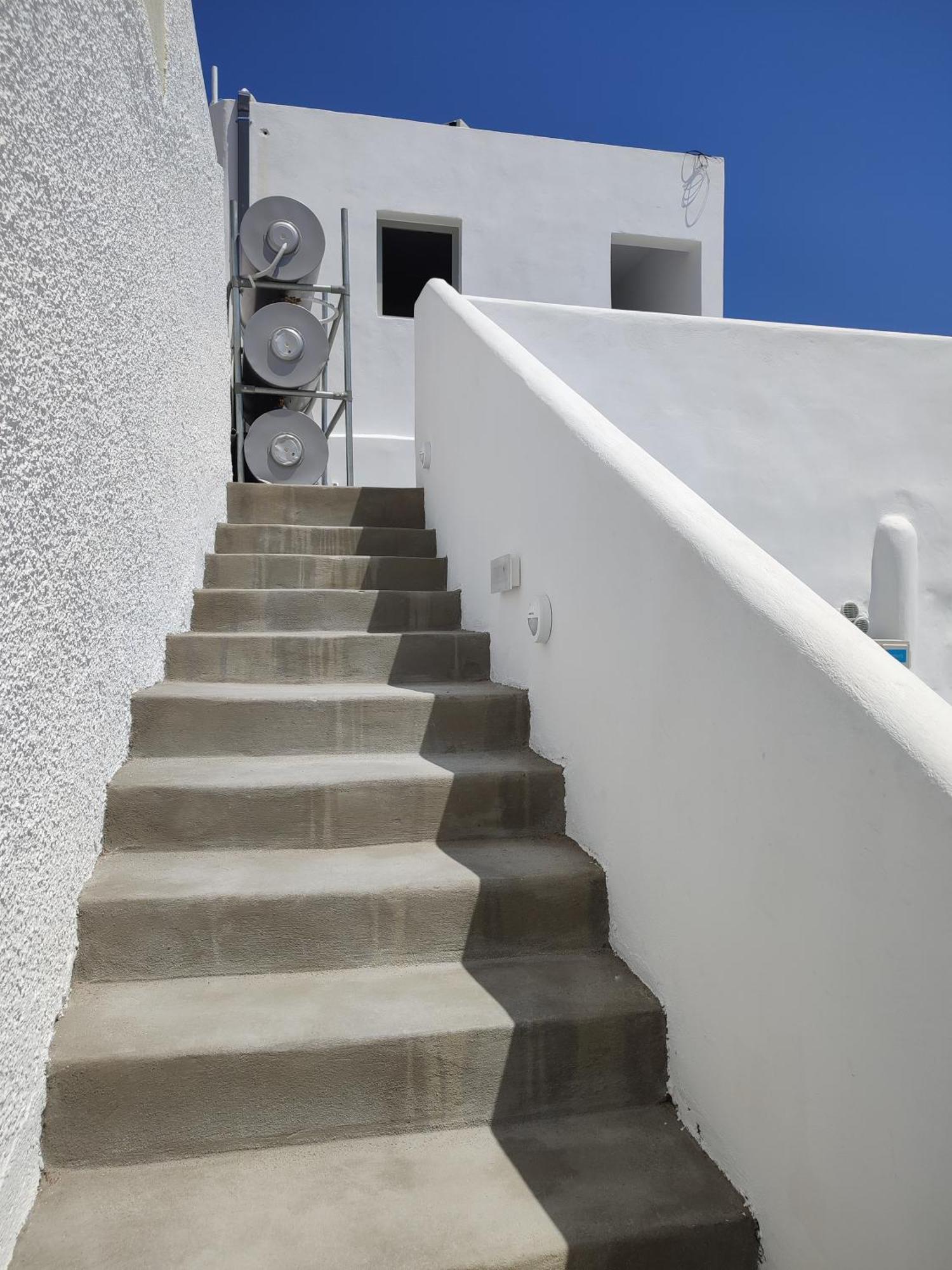 Central Santorini Serenity Rooms Fira (Santorini) Exterior photo