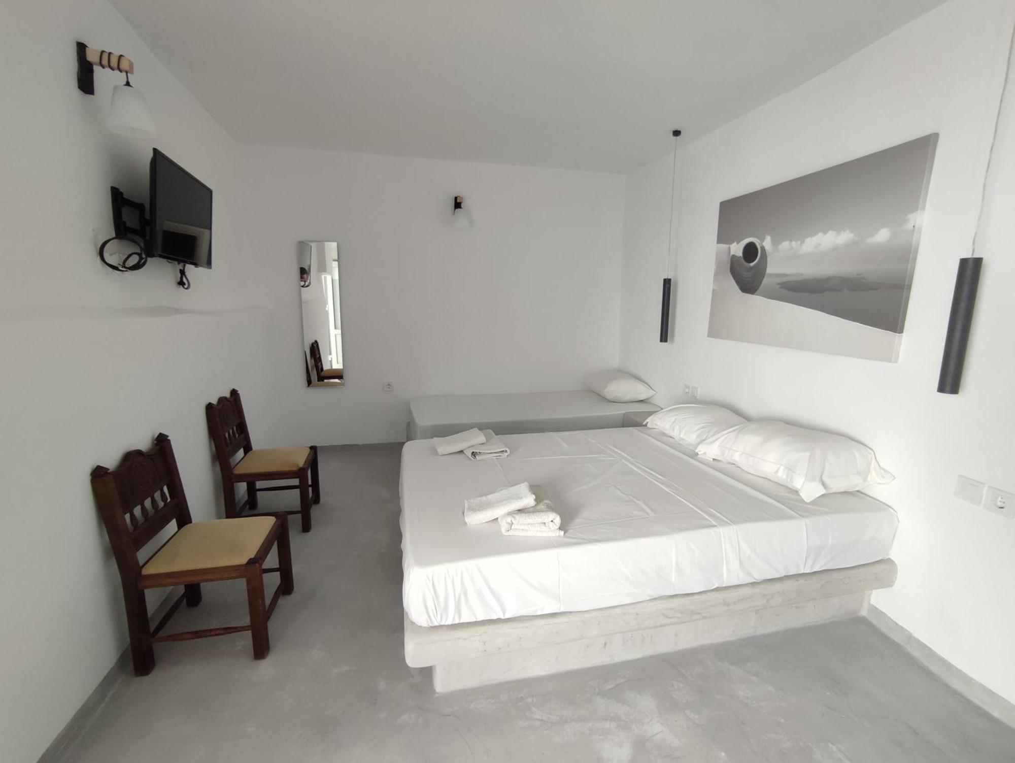 Central Santorini Serenity Rooms Fira (Santorini) Exterior photo